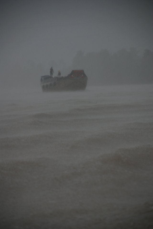 saigonriverintherain.jpg