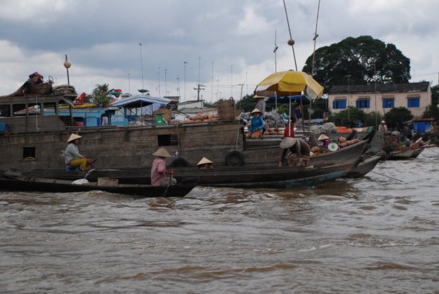 floatingmarket.jpg