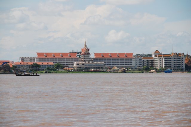 hotelcambodianaapproachingfromtheriver.jpg