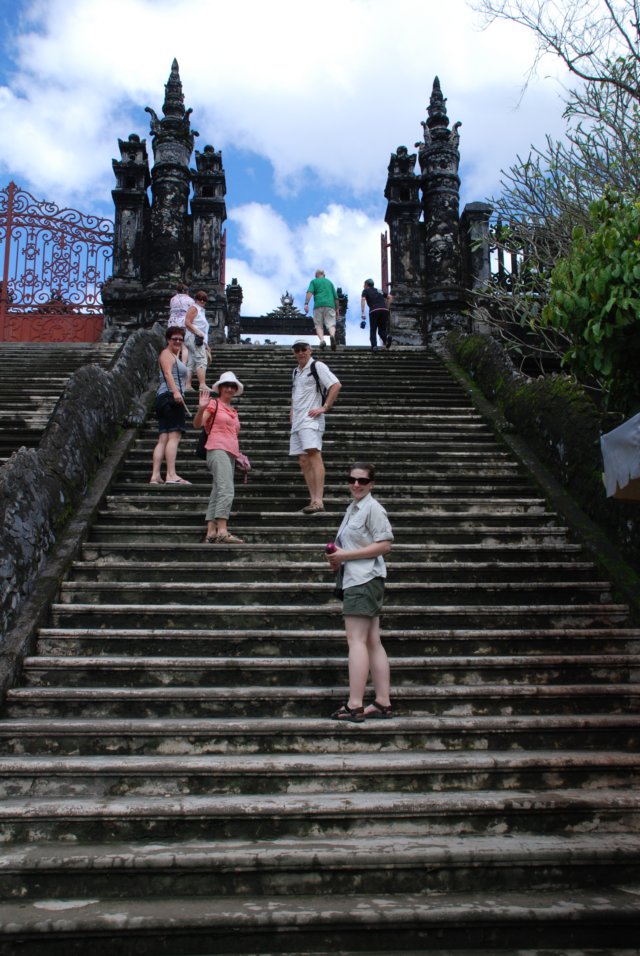 onthestepsofkhaidinhtomb.jpg