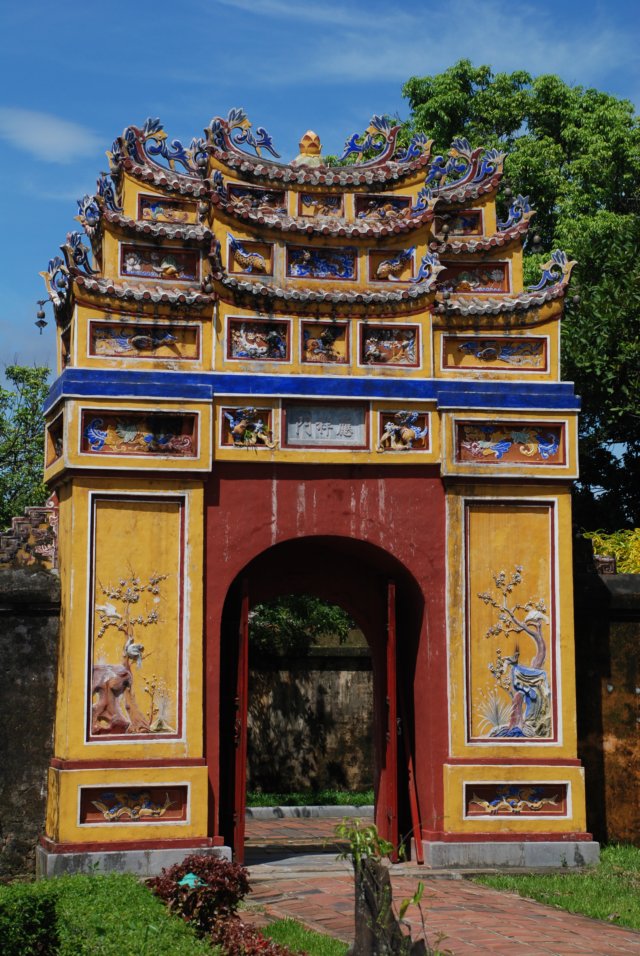 gatetohungmieu.jpg