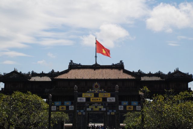 ngomongate.jpg